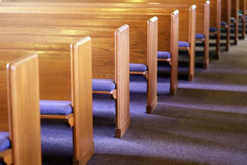 Minskande skaror i kyrka och frikyrka