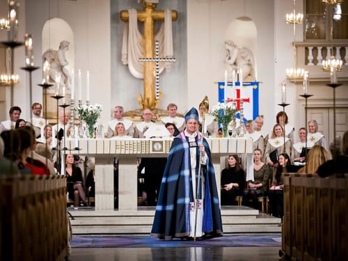 Vigningstjänst eller ämbete ‒ synonymer?